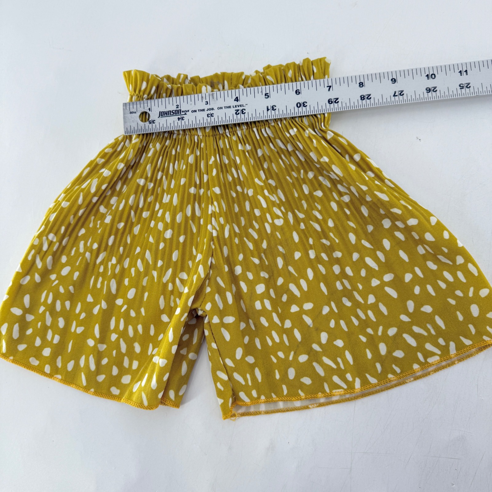 Throwing Tiny Fits Kids Size 3 Mustard White Polka Dot Pleated Shorts — image 4 of 5